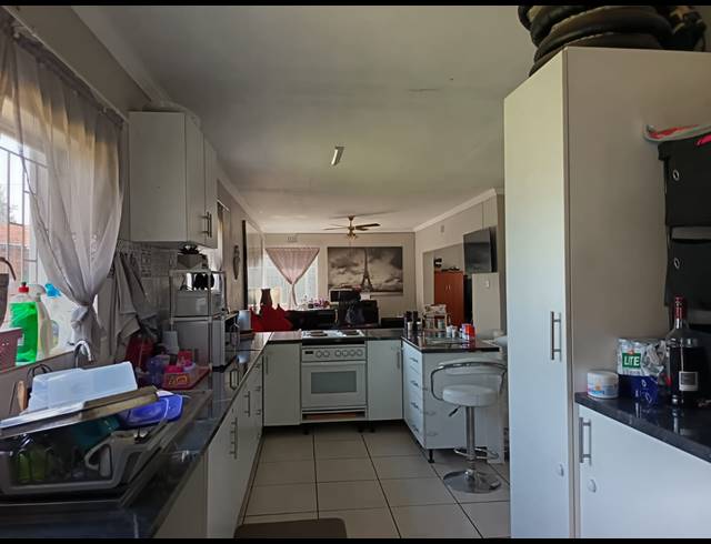 3 BEDROOM HOUSE FOR SALE IN VANDERBIJLPARK SE 1